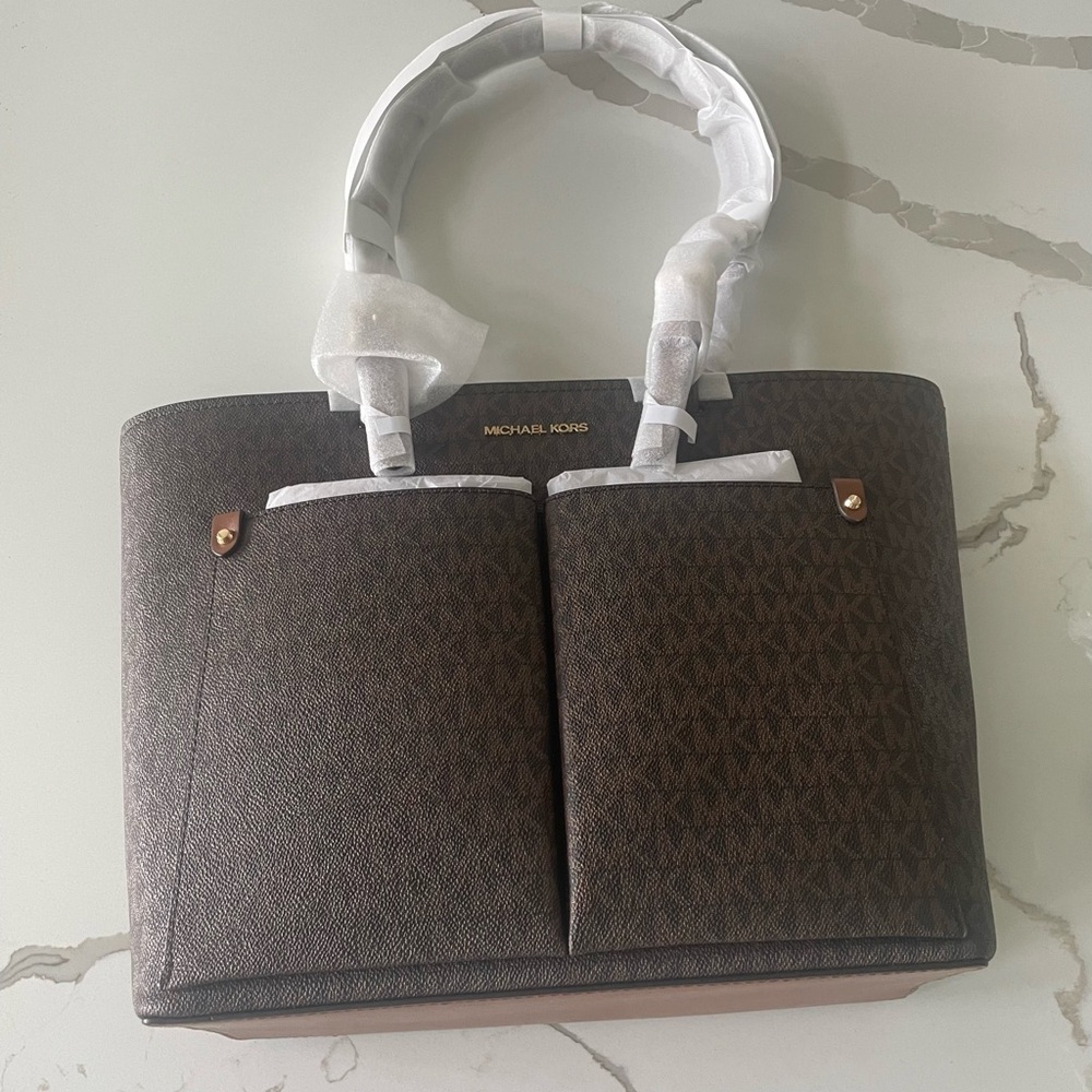 Michael Kors Jet Set Travel Tote NWT